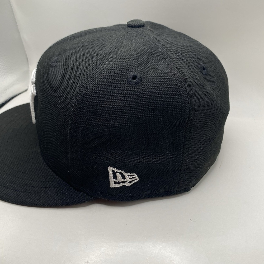 New York Yankees Hat All Black New Era 59fifty Fitted 7 VGC Blackout Large Logo - Picture 5 of 11